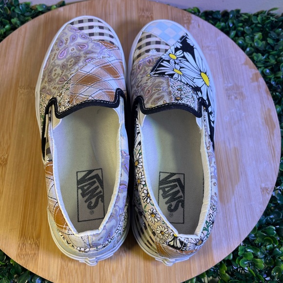 🔥 VANS MULTICOLOR CLASSIC SLIP-ON “ MEADOW PATCHWORK “ SHOES WOMENS 7.5 MENS 6 - Picture 9 of 10